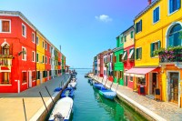 Optional, excursie cu vaporasul intr-una din insulele Lagunei: Murano, Burano sau Torcelo.