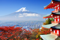 Muntele Fuji-Cu o altitudine de 3,776 m este cel mai inalt si cel mai popular munte din Japonia si este considerat unul dintre cei mai frumosi vulcani din lume. Baza muntelui, care formeaza un cerc aproape perfect, are un diametru de 35–40 km.