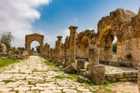 Continuam la Tyr, inscris in Patrimoniului Mondial UNESCO. Timp liber pentru pranz si vizita vestigiile romane: 