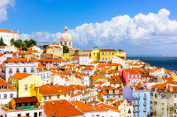 tur de oras cu ghid local Lisabona, una din cele mai contrastante capitale europene.