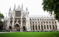 Abatia Westminster, un model de arhitectura medievala la scara uriasa, locul ceremoniilor regale.