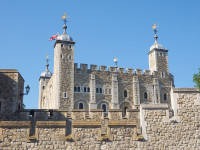 Turnul Londrei cu un trecut glorios, insa mai mult cunoscut ca loc de detentie.