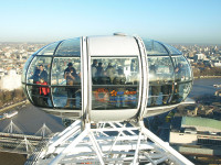 De asemenea, nu trebuie sa ratati o vedere panoramica asupra metropolei din London Eye–simbolul modern al orasului si de ce nu, poate o croaziera pe raul Tamisa.