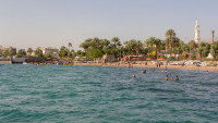 Marea Rosie Aqaba vedere plaja