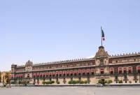 Palatul National (Palacio Nacional) cu picturi murale spectaculoase care descriu istoria Mexicului