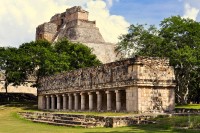 Tot in Uxmal vom admira si Piramida Magicianului