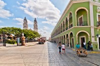 In Campeche veti admira Poarta Pamantului, Catedrala “Concepcion Inmaculada” Piata Principala.