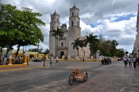 In Plaza Mayor (piata centrala) se afla Catedrala, considerata cea mai veche de pe continent, construita intre 1561 si 1598 partial cu pietre din vechiul oras mayas.