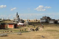 fosta Capitala a Imperiului Mongol intre 1235 si 1260 si unul dintre cele mai importante orase de pe „Drumul Matasii”, Kharakorum