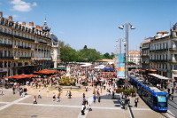 Incepem ziua cu un tur de oras Montpellier - vechi oras universitar, un adevarat muzeu de arhitectura franceza din epoci diverse, aici putand fi admirate cladiri vechi, un turn de apa din Sec al XVIII-lea