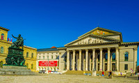 Munchen Teatrul National Piata Max-Joseph-Platz