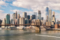 Brooklyn Bridge - dupa ce s-a construit podul cu schelet de otel a fost cel mai lung din lume, astazi oferind o imagine impresionanta de ansamblu asupra orasului.