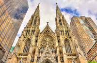 Catedrala Sfantul Patrick, una dintre cele mai mari catedrale catolice cladite in stil neogotic din SUA, sediul Episcopiei de New York