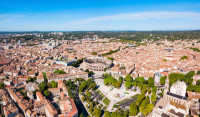 Un ultim popas va fi in Nimes numit „Roma franceza” pentru Arenele romane si Maison Caree.