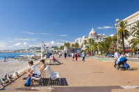 Dupa preluarea bagajelor ne imbarcam in autocar si pornim intr-un tur de oras Nisa. Vom face un tur panoramic pe Promenade des Anglais, vestita artera din centrul orasului.