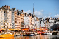 Urmatoarea oprire va fi in Honfleur - un port pitoresc, cu case cu fatade din ardezie
