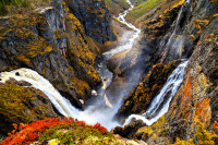 facem o scurta oprire la spectaculoasa cascada Voringsfoss, cu o cadere de 180 m.