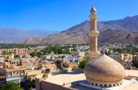 Continuati apoi spre orasul istoric Nizwa.