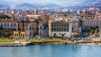Palermo este capitala Siciliei, orasul a fost fondat de fenicieni sub numele de "Ziz", redenumit mai tarziu de greci "Panormos"