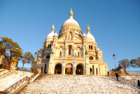 Basilica Sacre Coeur – dupa ce vei urca treptele ei albe vei avea parte de o vedere asupra orasului care iti va taia respiratia