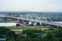 Capitala este strabatuta de fluviul Rosu, care in oras are lungimea de 36 km din totalul sau de 550 km.