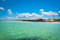 in insula Cayo Blanco si interactiune cu delfinii.