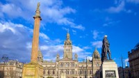 Transfer in oras unde vom face un tur de oras Glasgow cu ghid local
