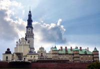 dupa care continuam cu Manastirea Jasna Gora din Czestochowa-cel mai vizitat loc de pelerinaj din Europa centrala si de Est.