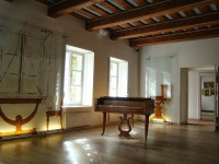 Este locul de naștere al lui Frédéric Chopin.