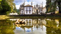 Plecare apoi spre Vila Real si sosire la Casa de Mateus, o capodopera eleganta in stil baroc