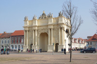 Optional, Excursie de ½ zi la Potsdam. Nici o vizita la Berlin fara Potsdam ! Toti cei care au vizitat Germania va sfatuiesc acest lucru. Fara nici o indoiala, capitala landului Brandenburg, este unul dintre cele mai frumoase orase ale Germaniei.