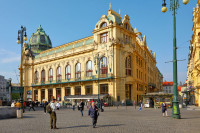 Tur de oras Praga panoramic si pietonal: Muzeul National, Opera,