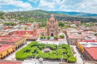 Plecam apoi catre San Miguel de Allende, un oras femecator