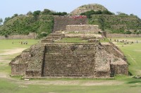 Continuam cu vizitarea orasului zapotec Monte Alban unde veti gasi urme ale acestei civilizatii.