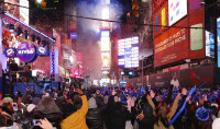 apoi sa va indreptati din timp catre Times Square numita si \"The Crossroads of the World,\"(intersectia lumii)