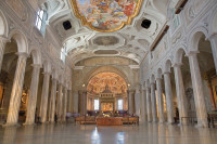San Pietro in Vincoli, acesta biserica veche a fost ridicata in Sec al IV-lea si complet renovata de Papa Julius al II-lea la sfarsitul Sec al V-lea.