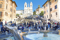 Roma este un loc excelent pentru cumparaturi, cu magazine impanzite in tot orasul.