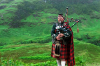 Mergem pe urmele lui Harry Potter, printr-un tinut cu privelisti impresionante, si ajungem in Glencoe, locul unde s-a filmat al treilea film din serie.