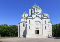 Pornim catre Oplenac, locul istoric care gazduieste unul dintre cele mai mari si renumite mausolee din Serbia