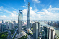 Vizitam emblematica cladire Shanghai Tower