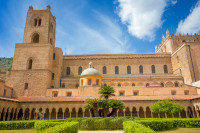 Aici se afla cea mai mare concentratie de arta normanda, araba si bizantina intr-un singur loc.