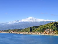 Continuam apoi cu Vulcanul Etna, cel mai activ vulcan din Europa