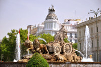 Tur panoramic de oras cu locuri principale ca: Plaza de Cibeles, Paseo de la Castellana, Plaza de Toros Las Ventas, Plaza de Espana - cu monumentul lui Cervantes si celebrele sale personaje Don Quijote si Sancho Panza,