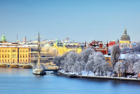 numeroase canale si cateva din cele peste 200.000 de ambarcatiuni care sunt in Stockholm.