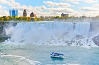 Ne imbarcam pe o croaziera cu Maid of the Mist