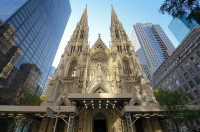 Catedrala Sfantul Patrick, una dintre cele mai mari catedrale catolice cladite in stil neogotic din SUA, sediul Episcopiei de New York