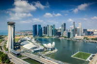 Turul de oras din acesta zi va fi o experienta contrastanta intre nou si vechi. Experimentam istoria, cultura si stilul de viata al incitantului Singapore. Vom trece prin cartierul Colonial pentru a admira Padang, centrul districtului de afaceri.