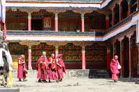 Continuam cu vizitarea Manastirii Drepung, probabil cea mai mare manastire din lume.