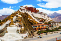 Mic dejun. Vizitam legendarul Palat Potala locasul lui Dalai Lama si centrul politic al Tibetului.