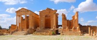 Continuam apoi cu vizitarea celui mai frumos sit arheologic cu ruine romane, Dougga